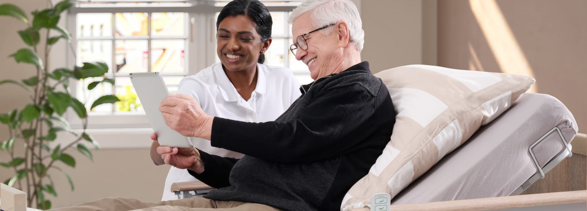 sentida sc - Universal low nursing bed - As versatile as your needs.